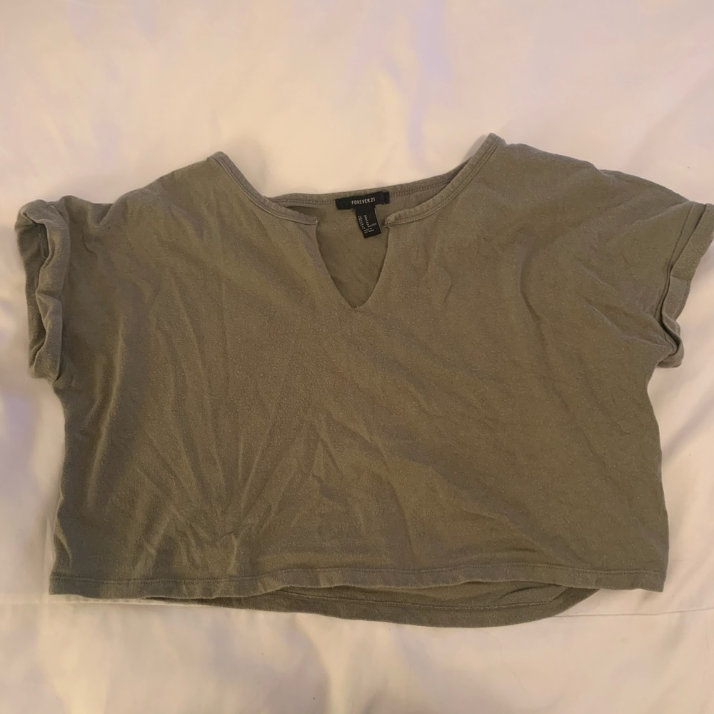 ARMY GREEN CROP TOP ROLLED SLEEVES